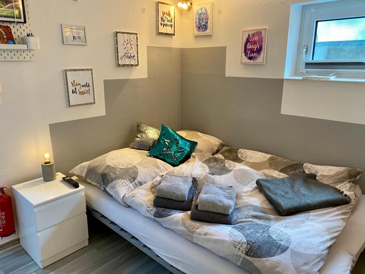 Modernes Zimmer Mit Kuechenzeile Und Bad Denkte Eksteriør bilde